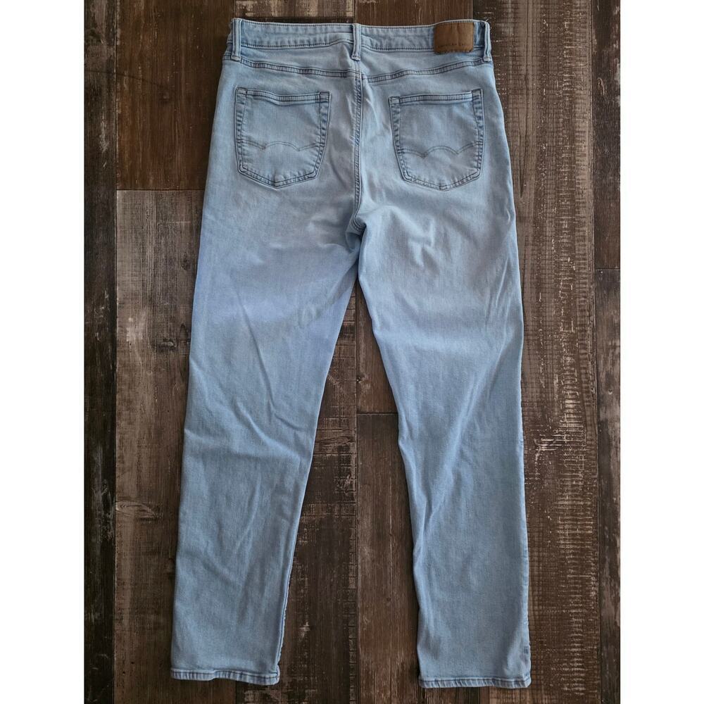 American Eagle Light Wash Airflex Blue Jeans 34x34